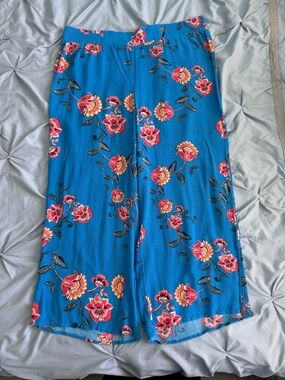 Blue Floral Wide-Leg pants